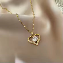 Collar Corazón con Diamante