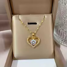 Collar Corazón con Diamante